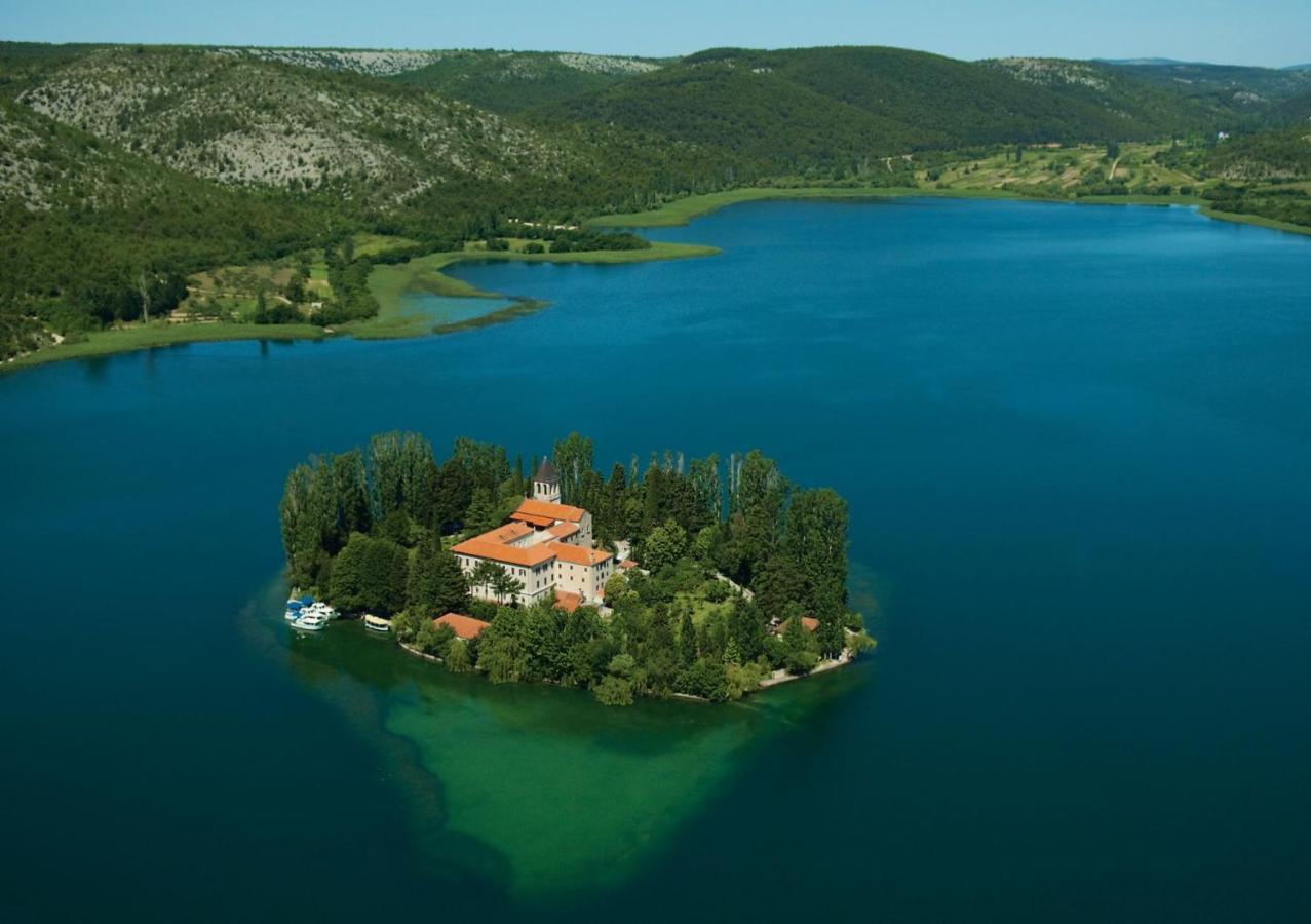Holiday Home Lucia Lozovac Eksteriør bilde