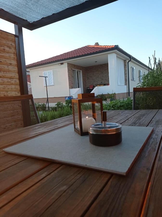 Holiday Home Lucia Lozovac Eksteriør bilde